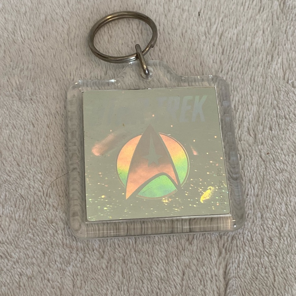 Star Trek Hologram Vintage 1991 Key Ring  Keychain Par Pic 2”X2”